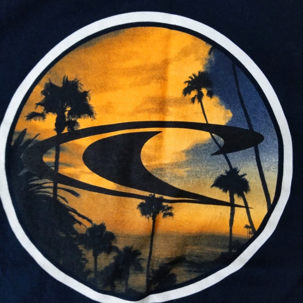 O'Neill Short sleeved tshirt with front pocket size small Navy